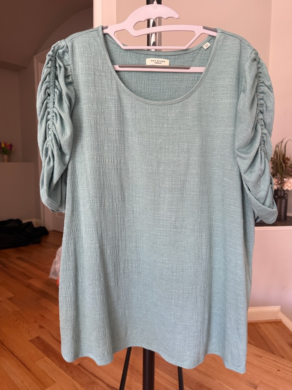 Max Studio Green Ruched Short Sleeve Top